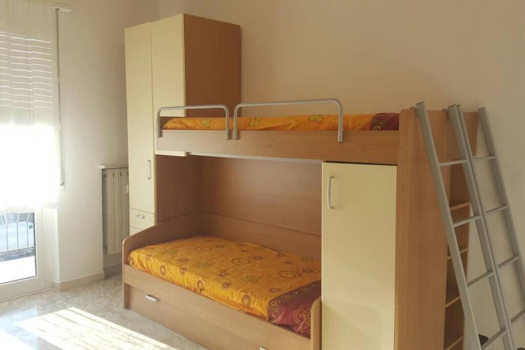 Апартаменты Albenga Sul Mare Famiglie Ed Amici Fino 10 Posti Экстерьер фото