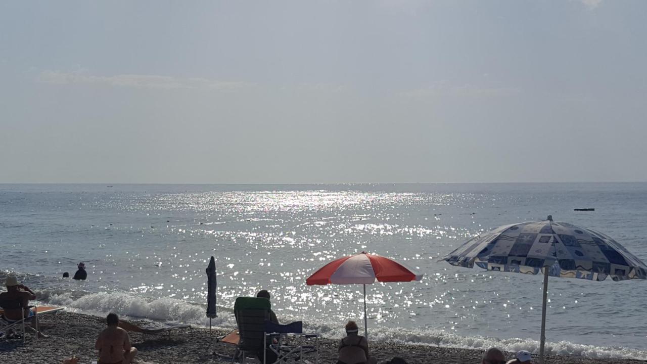 Апартаменты Albenga Sul Mare Famiglie Ed Amici Fino 10 Posti Экстерьер фото